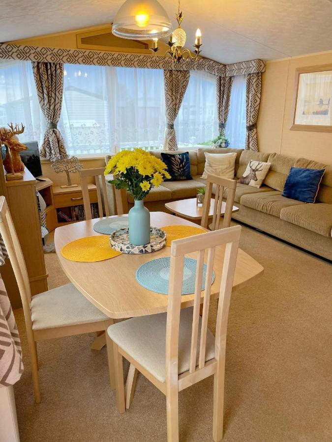 Caravan For Rent At Tattershall Holiday Park Dış mekan fotoğraf